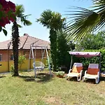 Mit Blick Auf Wasser By Interhome