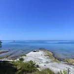 Mit Blick Auf Wasser By Interhome