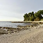 Mit Blick Auf Wasser By Interhome Bašanija