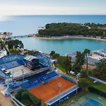 Mit Blick Auf Wasser By Interhome Bašanija