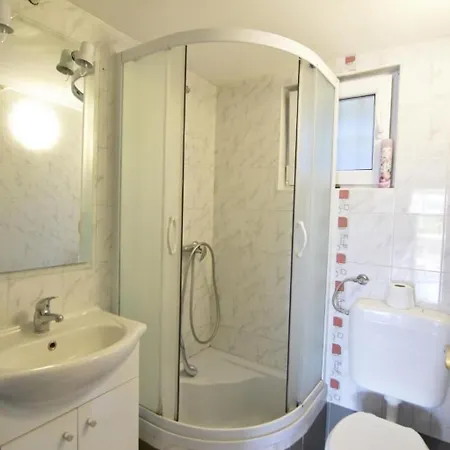 Apartamento Mit Blick Auf Wasser By Interhome Bašanija