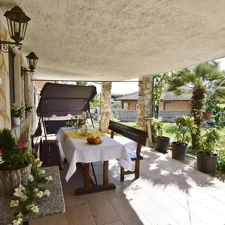 Appartement Mit Blick Auf Wasser By Interhome Bašanija