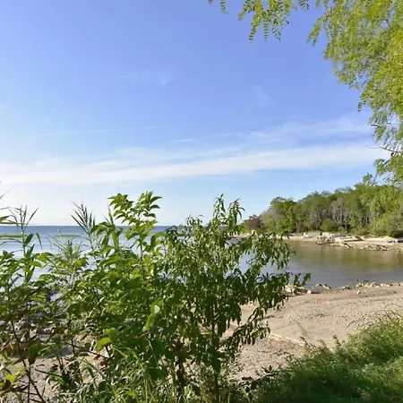 Mit Blick Auf Wasser By Interhome Bašanija
