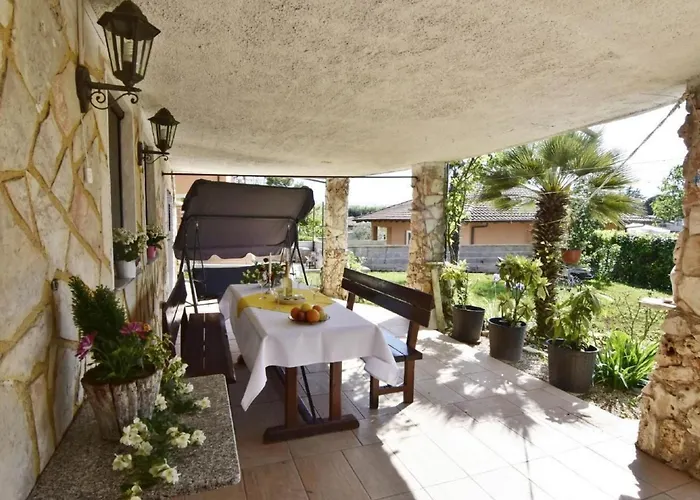 Apartment Mit Blick Auf Wasser By Interhome Basanija