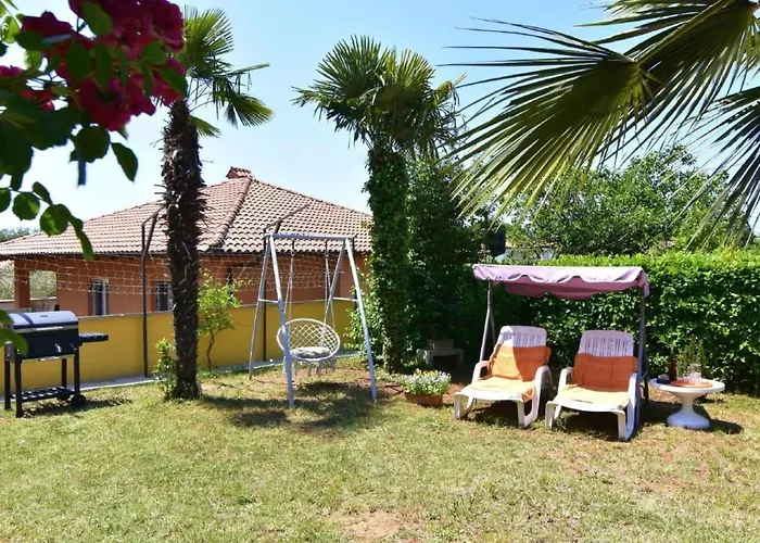 Mit Blick Auf Wasser By Interhome